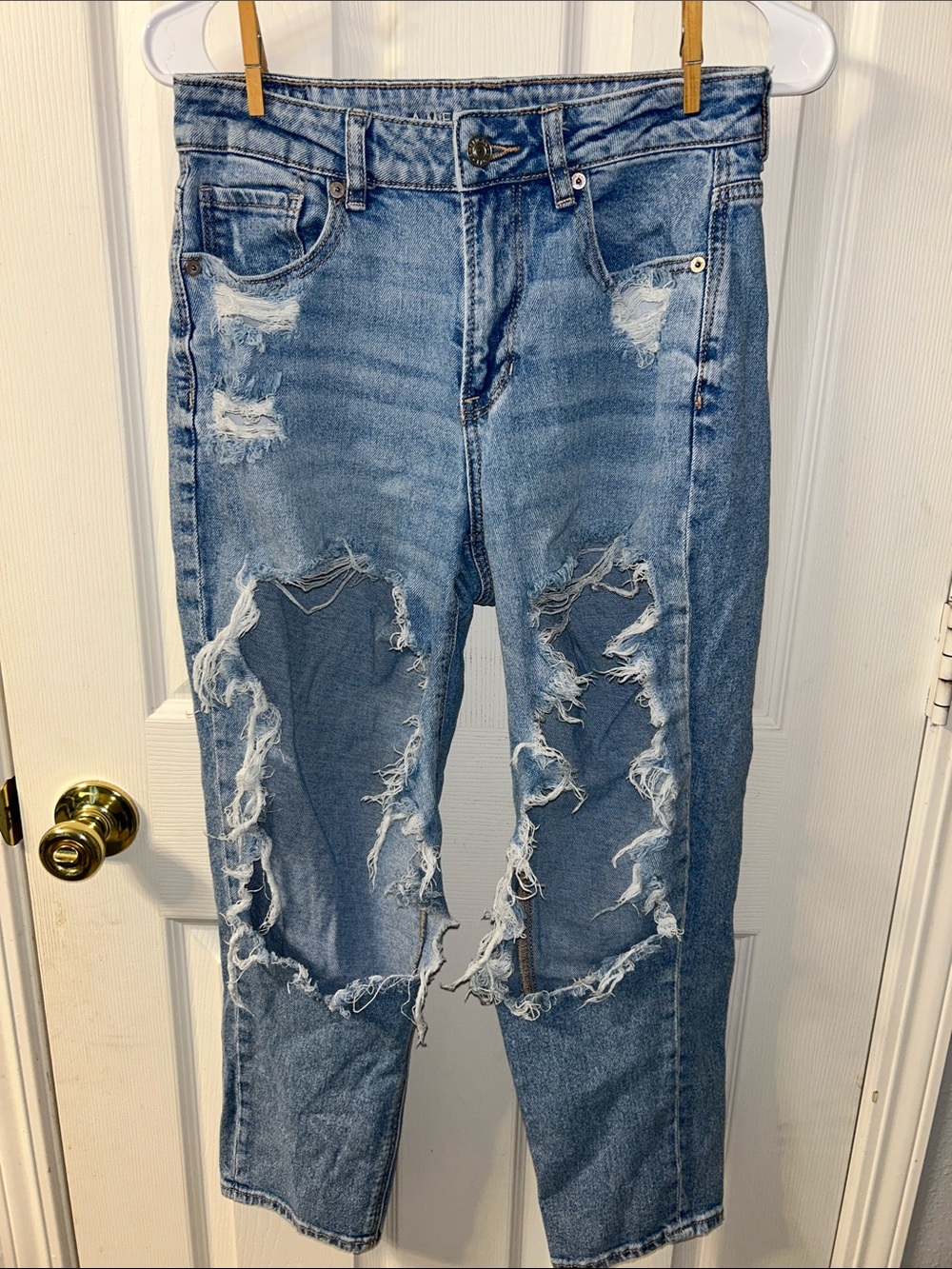 American Eagle Outfitters Light Blue Ripped Boyfriend Jeans
